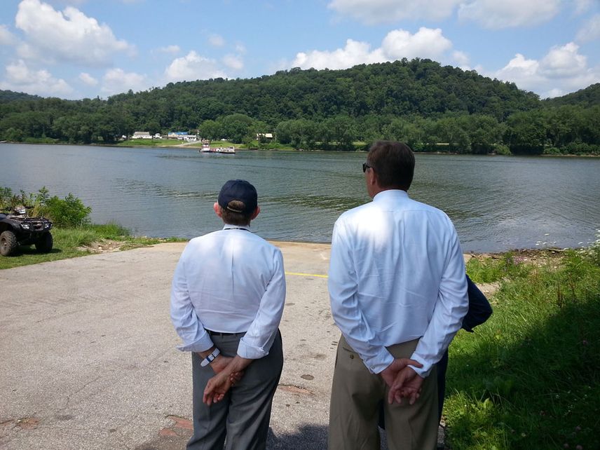President Gee and Steve Bonanno look out over the Ohio River.
