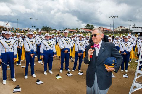 President Gee speaking to band